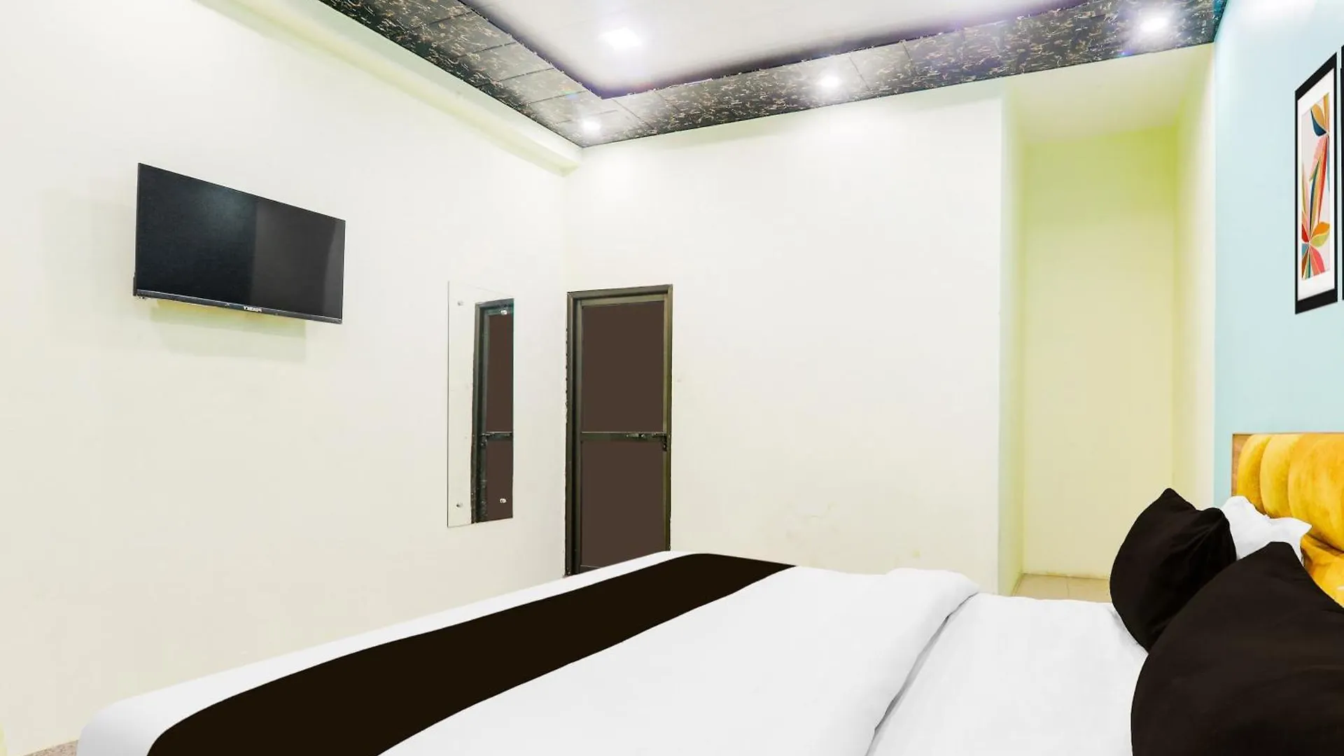 Hotel O Kashi Costa & Restaurant Varanasi