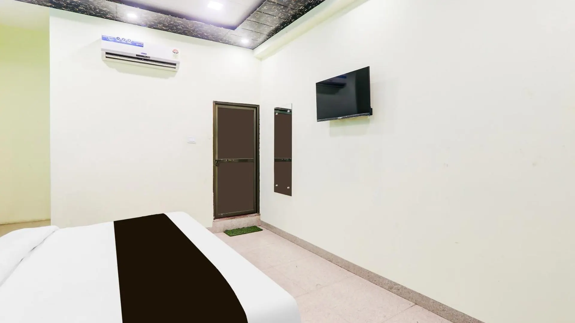 Hotel O Kashi Costa & Restaurant Varanasi